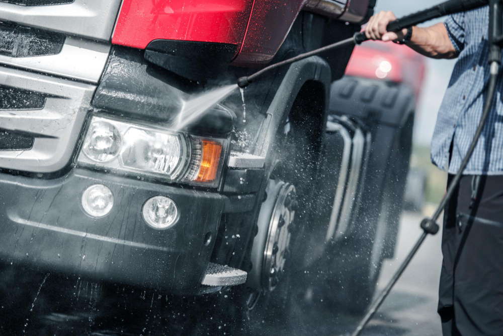 fleet truck washing tampa